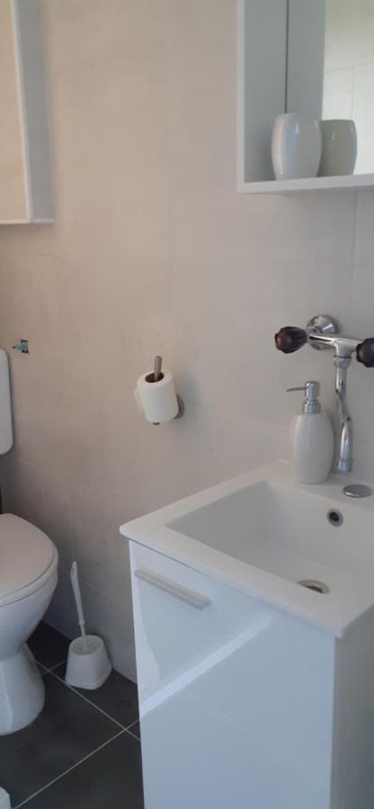 Oaza Mira Apartment Тисно Екстериор снимка